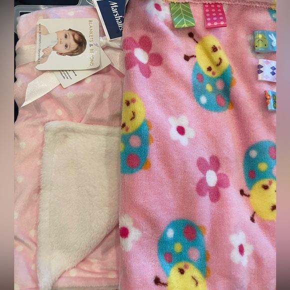 2 NWT Baby Blankets – Taggies Ladybug & Blankets and Beyond Pink Dot - Picture 2 of 9
